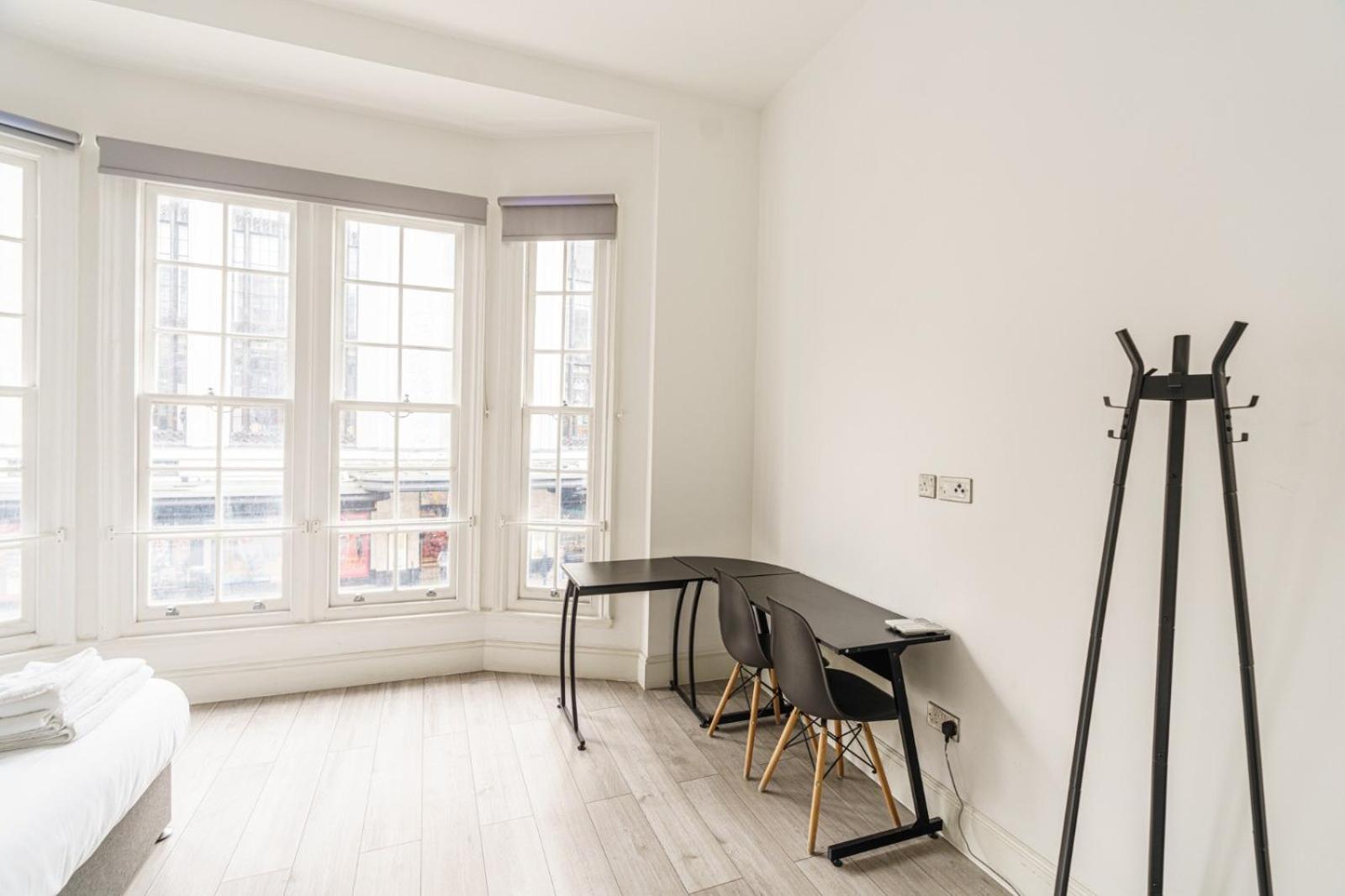 The Apartments Kensington High Street Лондон Екстериор снимка