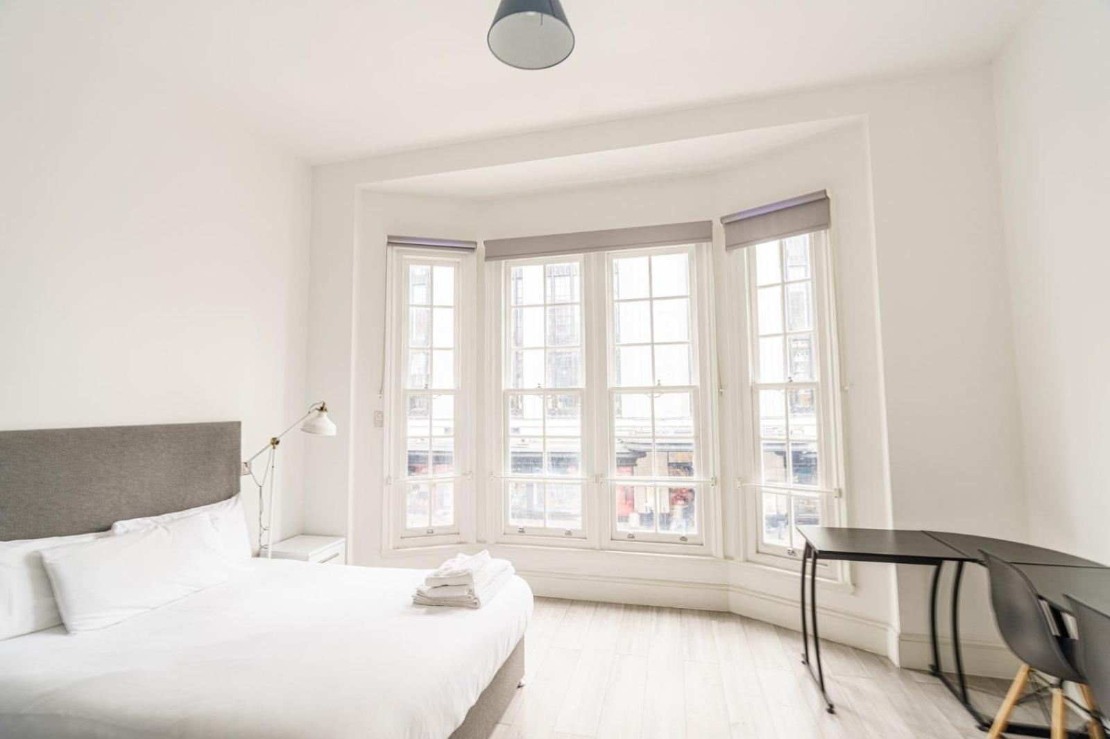 The Apartments Kensington High Street Лондон Екстериор снимка