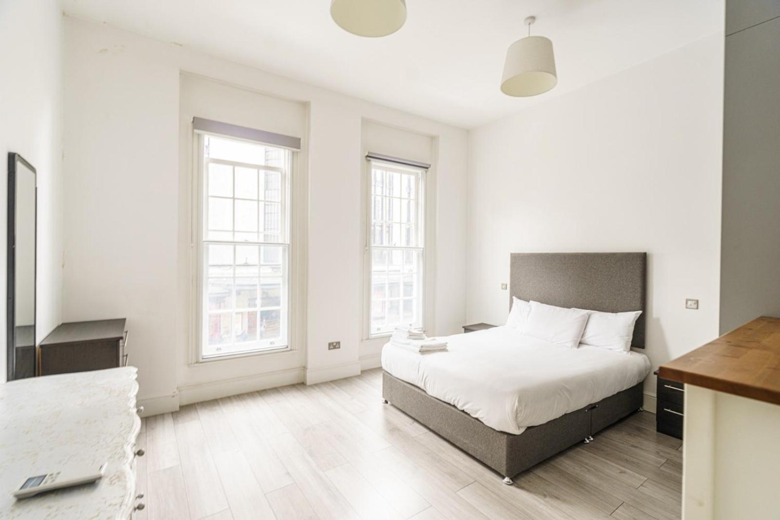 The Apartments Kensington High Street Лондон Екстериор снимка