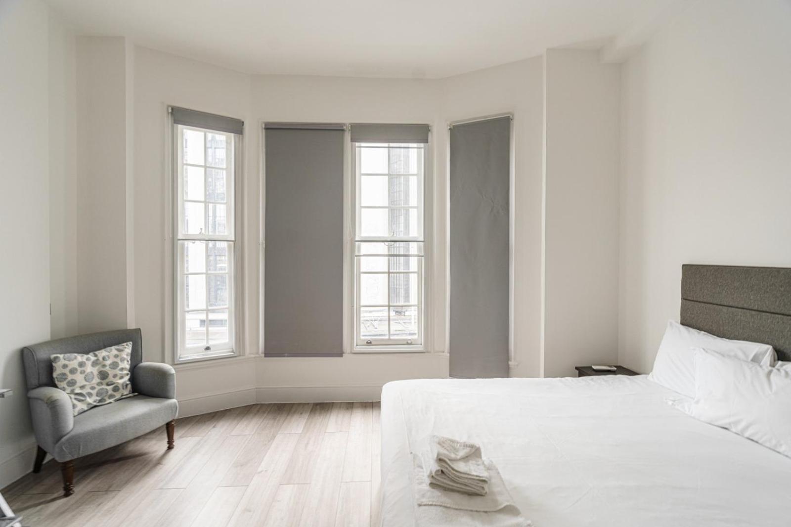 The Apartments Kensington High Street Лондон Екстериор снимка