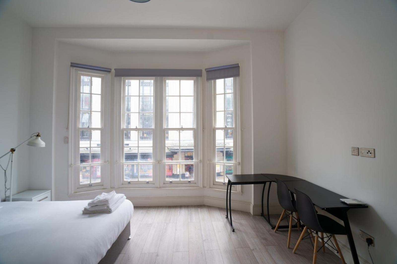 The Apartments Kensington High Street Лондон Екстериор снимка