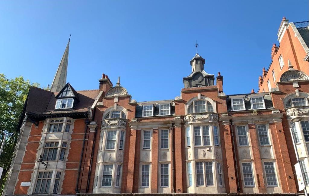 The Apartments Kensington High Street Лондон Екстериор снимка