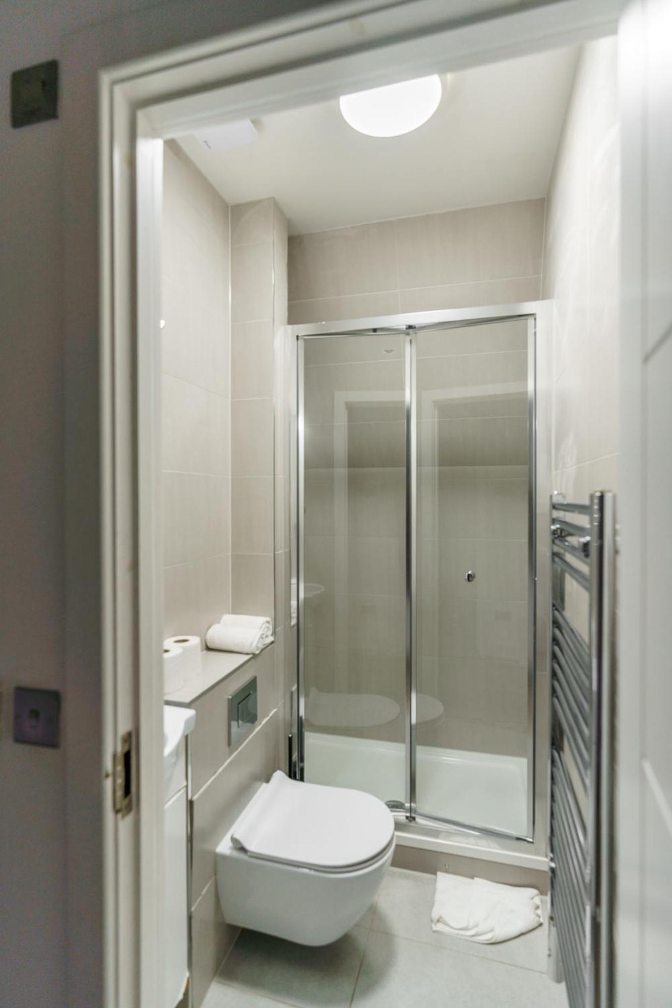 The Apartments Kensington High Street Лондон Екстериор снимка