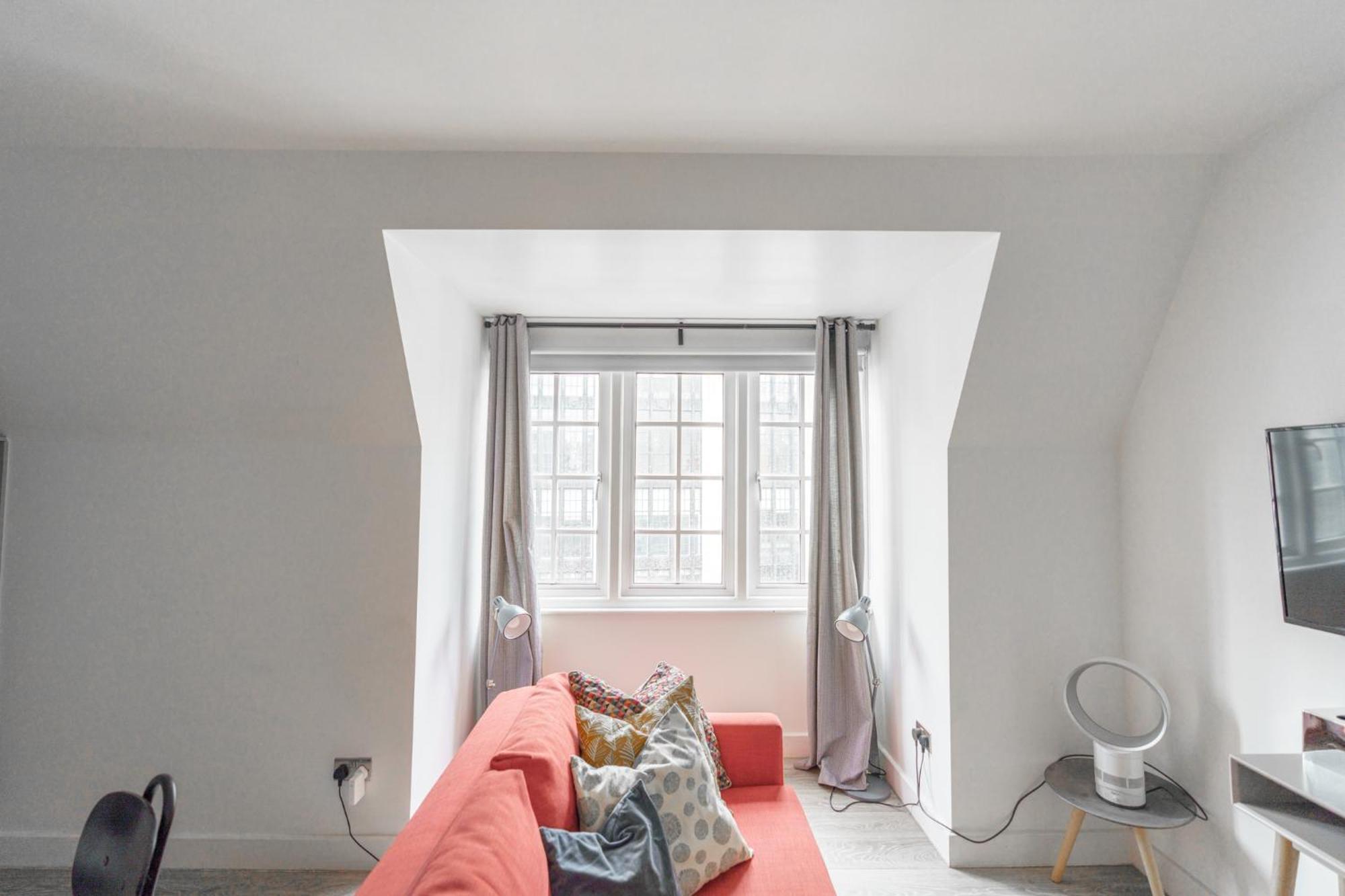 The Apartments Kensington High Street Лондон Екстериор снимка
