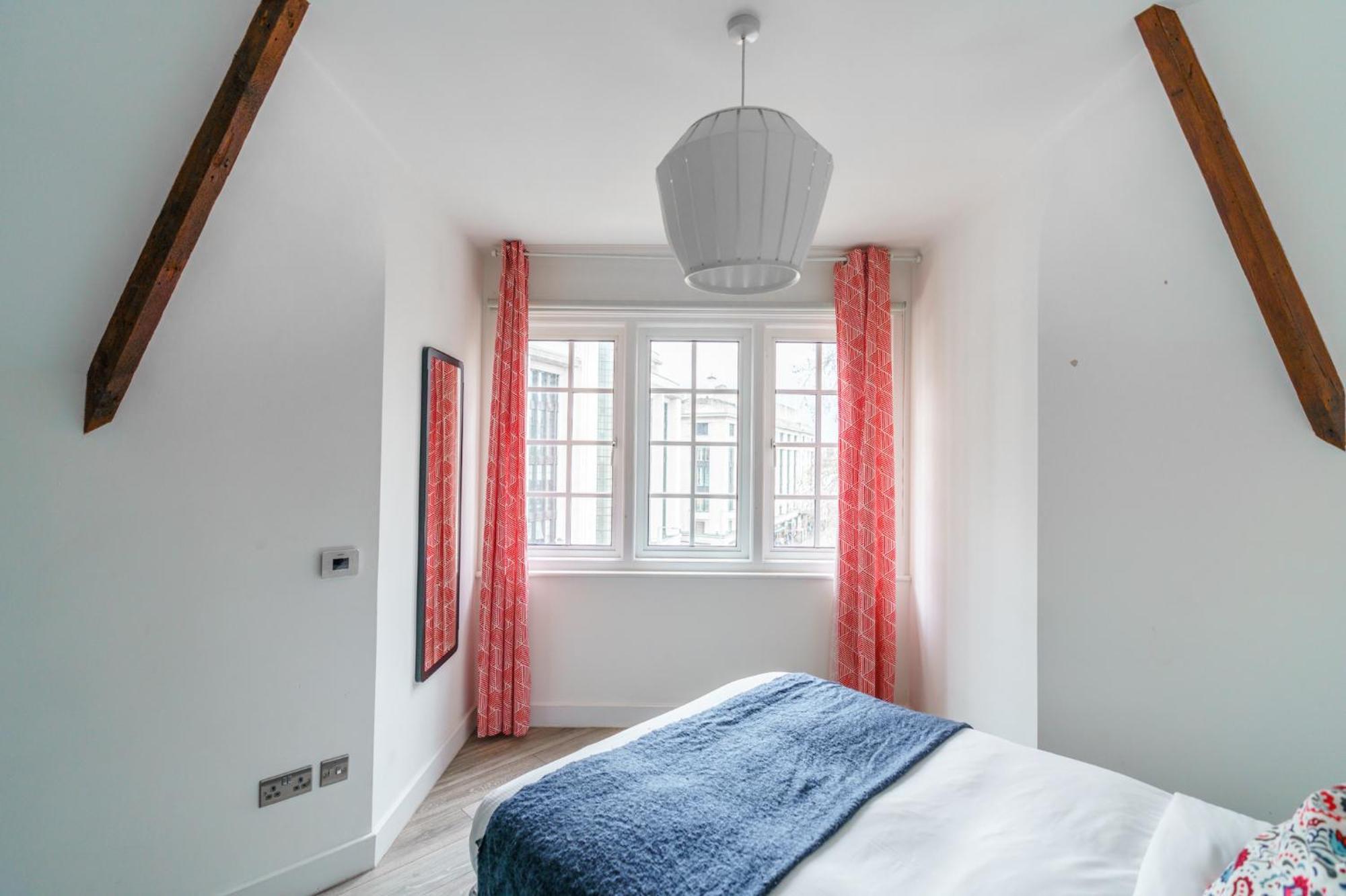 The Apartments Kensington High Street Лондон Екстериор снимка