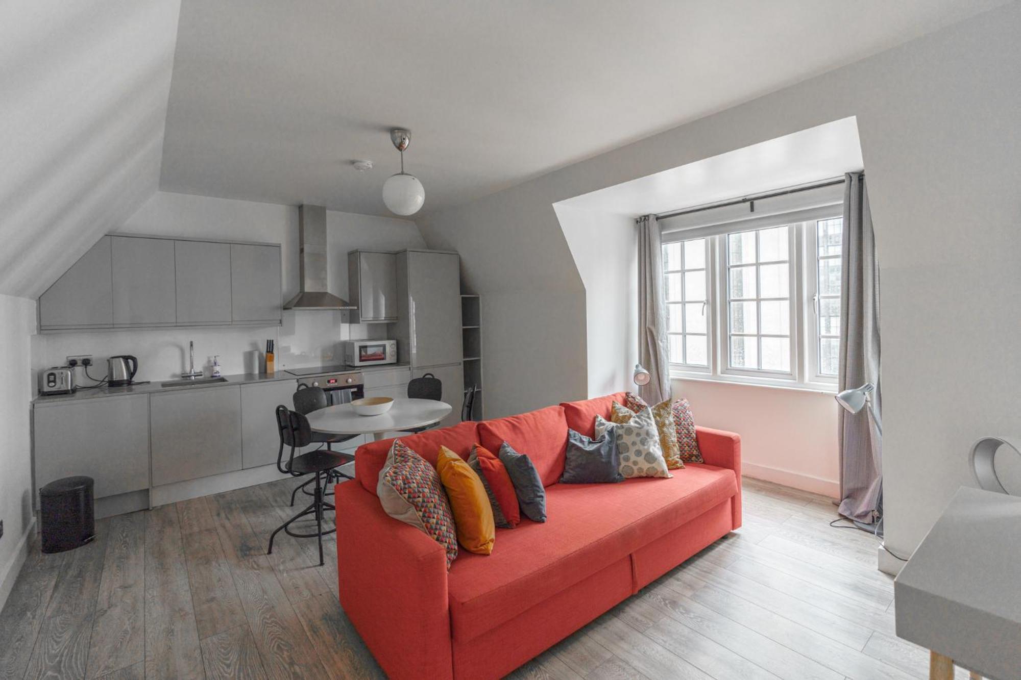 The Apartments Kensington High Street Лондон Екстериор снимка