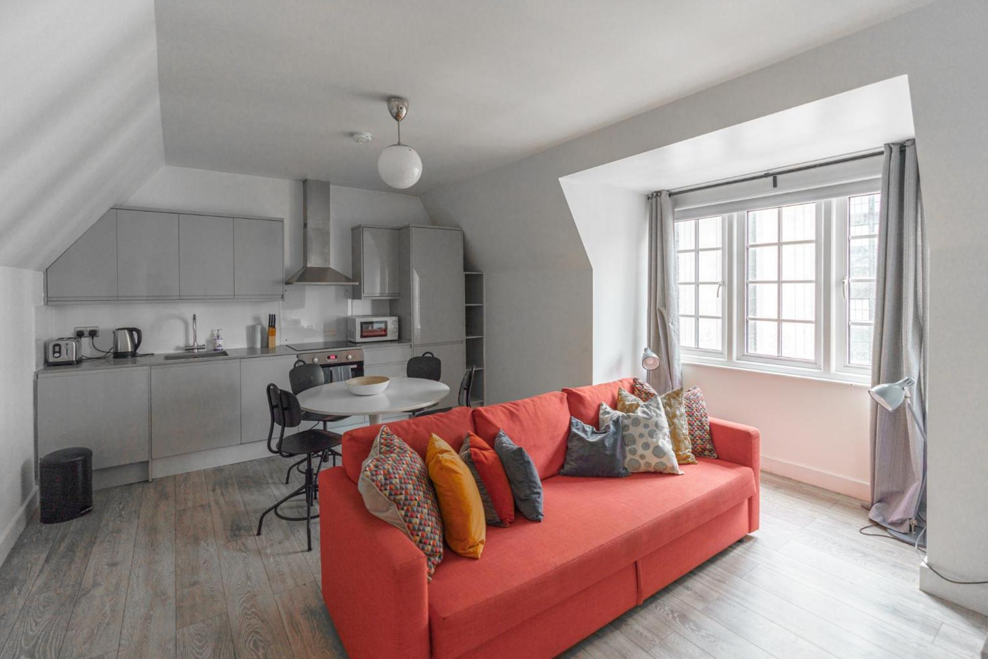 The Apartments Kensington High Street Лондон Екстериор снимка