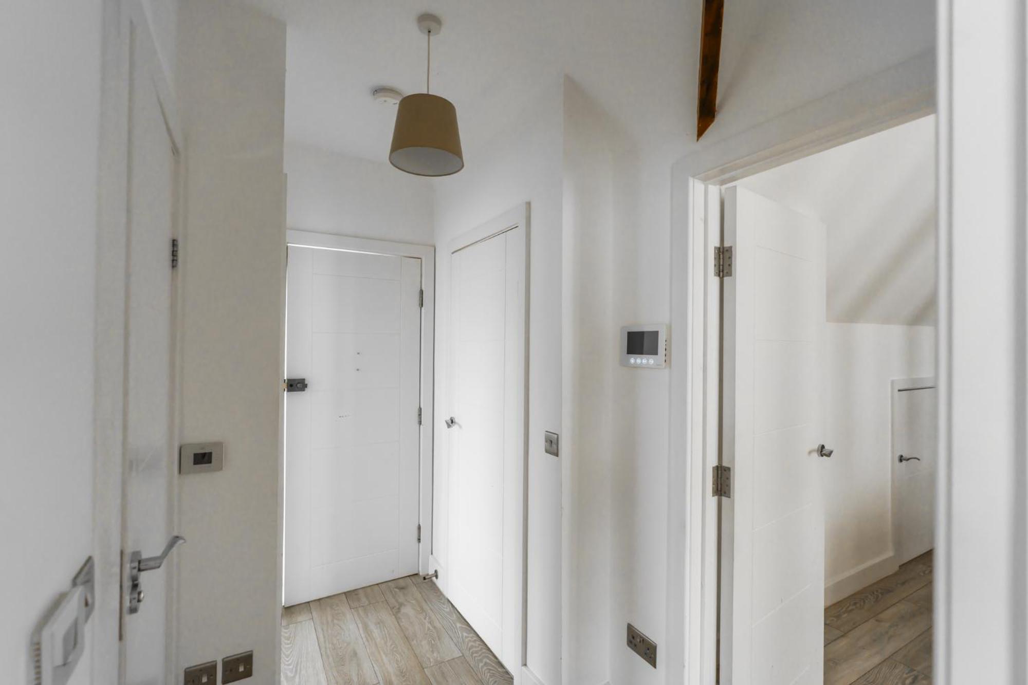 The Apartments Kensington High Street Лондон Екстериор снимка