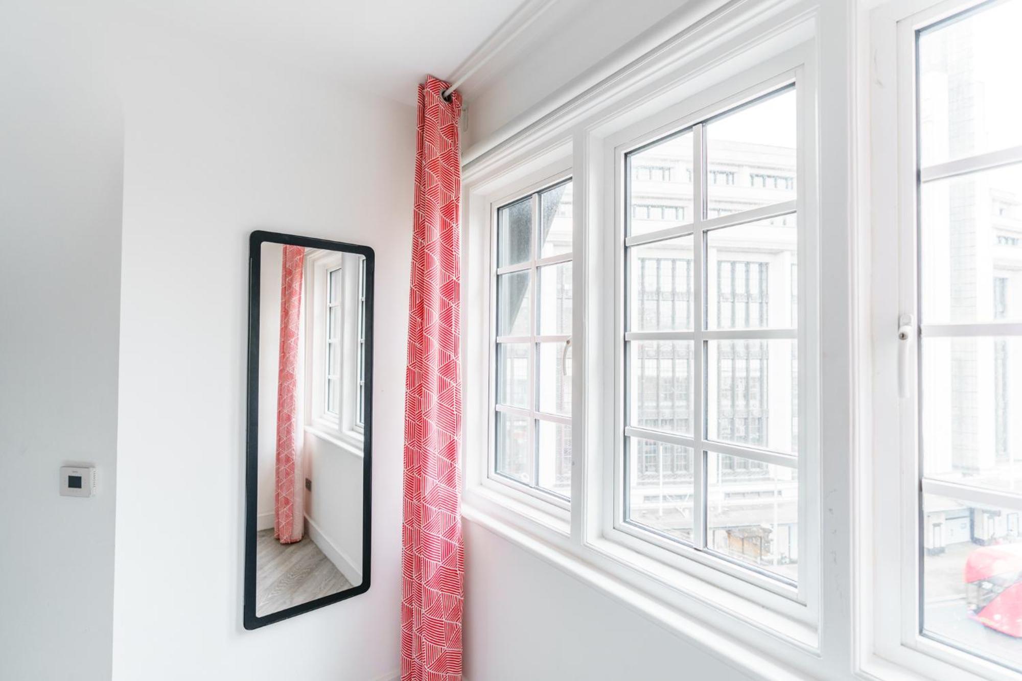 The Apartments Kensington High Street Лондон Екстериор снимка